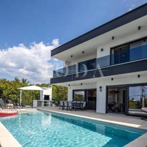Kostrena - moderna dvojna kuća s bazenima i pogledom na more
