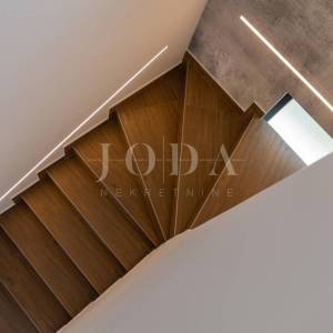 Kostrena - moderna dvojna kuća s bazenima i pogledom na more