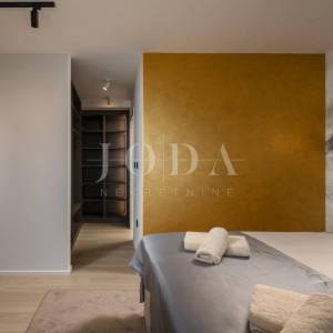 Kostrena - moderna dvojna kuća s bazenima i pogledom na more