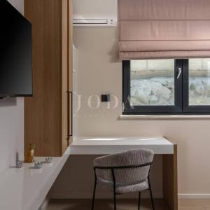 Kostrena - moderna dvojna kuća s bazenima i pogledom na more