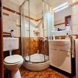 Kostrena – uređena šarmantna kuća u nizu, odmah useljiva