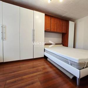 Kostrena – uređena šarmantna kuća u nizu, odmah useljiva