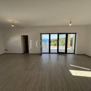 Krk - penthouse s pogledom na more i krovnom terasom