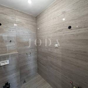 Krk - penthouse s pogledom na more i krovnom terasom