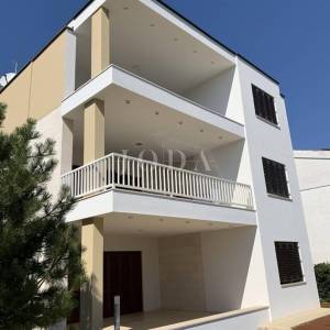 Krk - penthouse s pogledom na more i krovnom terasom