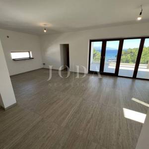 Krk - penthouse s pogledom na more i krovnom terasom