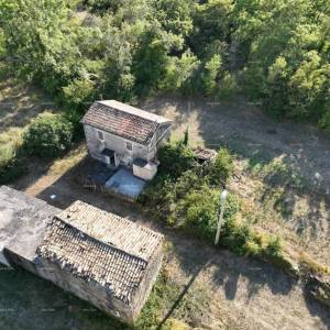 Kršan – prodaje se stara kamena kuća