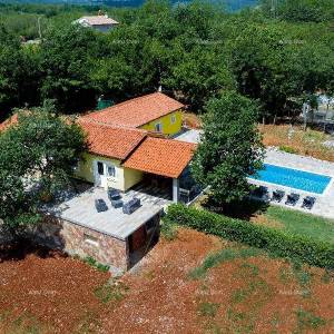 Kuća na Labinštini ! Veliki teren oko kuće od 9400 M2!!