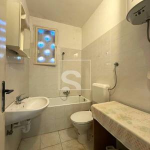 Kuća s 2 stana, garažom i mnoštvo potencijala - Pula