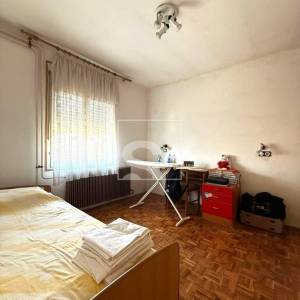 Kuća s 2 stana, garažom i mnoštvo potencijala - Pula