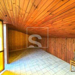 Kuća s 2 stana, garažom i mnoštvo potencijala - Pula