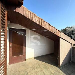 Kuća s 2 stana, garažom i mnoštvo potencijala - Pula