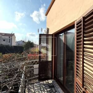 Kuća s 2 stana, garažom i mnoštvo potencijala - Pula