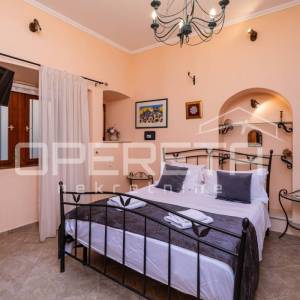 Kuća s 9 turističkih apartmana i restoranom u staroj jezgri Dubrovnika