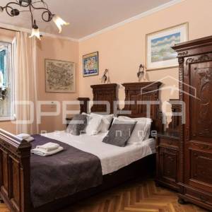 Kuća s 9 turističkih apartmana i restoranom u staroj jezgri Dubrovnika