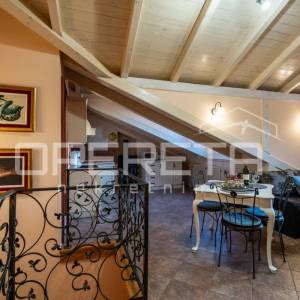 Kuća s 9 turističkih apartmana i restoranom u staroj jezgri Dubrovnika