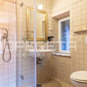 Kuća s 9 turističkih apartmana i restoranom u staroj jezgri Dubrovnika