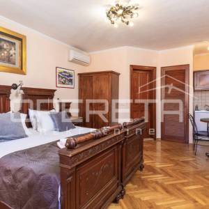 Kuća s 9 turističkih apartmana i restoranom u staroj jezgri Dubrovnika