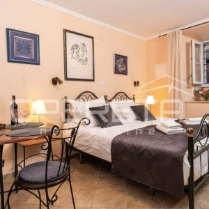 Kuća s 9 turističkih apartmana i restoranom u staroj jezgri Dubrovnika