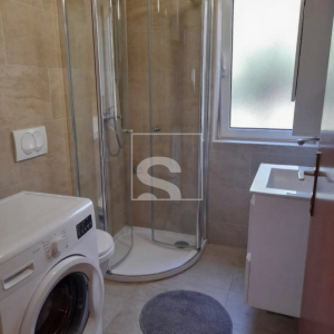 Kuća s bazenom i otvorenim pogledom na more