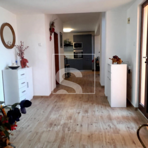 Kuća s bazenom i otvorenim pogledom na more