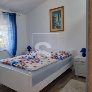 Kuća s bazenom i otvorenim pogledom na more