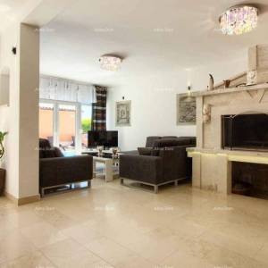 Kuća s bazenom! Medulin. Blizina mora i Mukalbe.