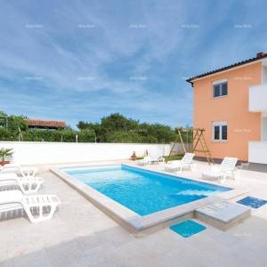 Kuća s bazenom, VALBANDON 2 km do centra Fažane