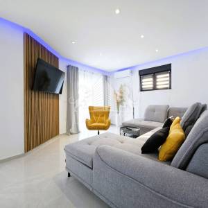 Kuća s bazenom Vir – prodaja, novogradnja blizu mora