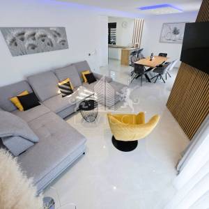 Kuća s bazenom Vir – prodaja, novogradnja blizu mora