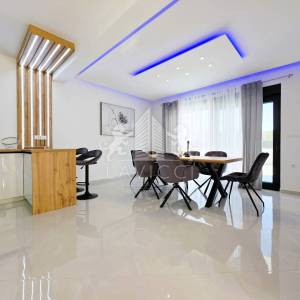 Kuća s bazenom Vir – prodaja, novogradnja blizu mora