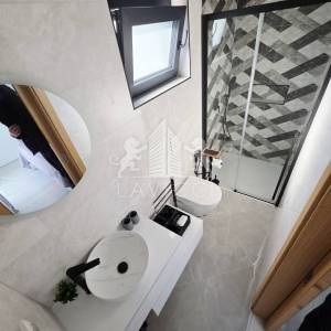 Kuća s bazenom Vir – prodaja, novogradnja blizu mora