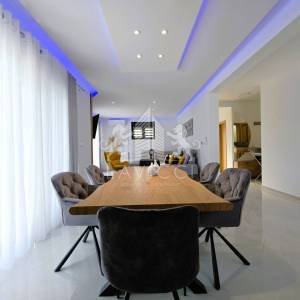 Kuća s bazenom Vir – prodaja, novogradnja blizu mora