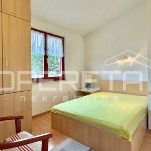 Kuća s dva stana, garažom i 3 min od mora, Rovanjska, 144 m2