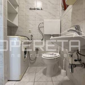 Kuća s dva stana, garažom i 3 min od mora, Rovanjska, 144 m2