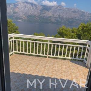 Kuća s pogledom na more u Sućurju