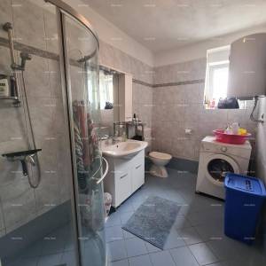 Kuća s pomoćnim objektom. Medulin. Centar.