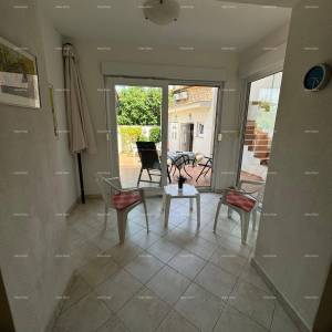 Kuća s pomoćnim objektom. Medulin. Centar.