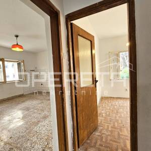 Kuća s potencijalom, Katuni, Šestanovac