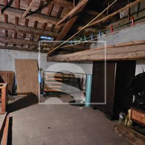 Kuća s terasom, garažom i visokim potkrovljem u Vodnjanu