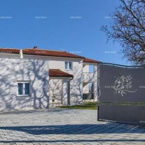 Kuća sa 3 Stana i velikom vrtom u Ližnjanu