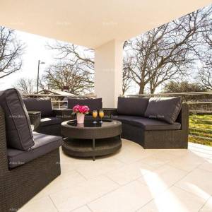 Kuća sa 3 Stana i velikom vrtom u Ližnjanu