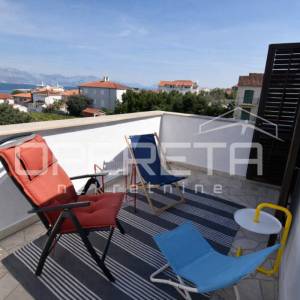 Kuća sa očaravajućim pogledom na more, 200 m2, Supetar, Brač