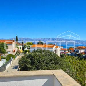 Kuća sa očaravajućim pogledom na more, 200 m2, Supetar, Brač