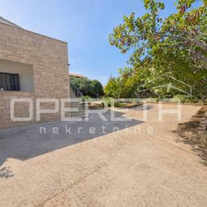 Kuća sa očaravajućim pogledom na more, 200 m2, Supetar, Brač