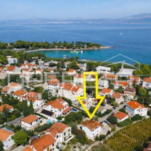 Kuća sa očaravajućim pogledom na more, 200 m2, Supetar, Brač