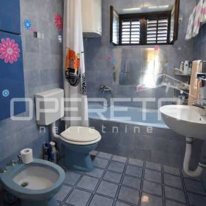 Kuća sa očaravajućim pogledom na more, 200 m2, Supetar, Brač