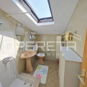 Kuća sa očaravajućim pogledom na more, 200 m2, Supetar, Brač