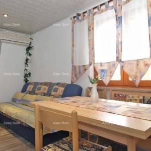 KUĆA SA TRI  APARTMANA,  MEDULIN