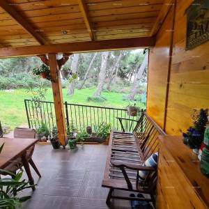 KUĆA SA TRI  APARTMANA,  MEDULIN